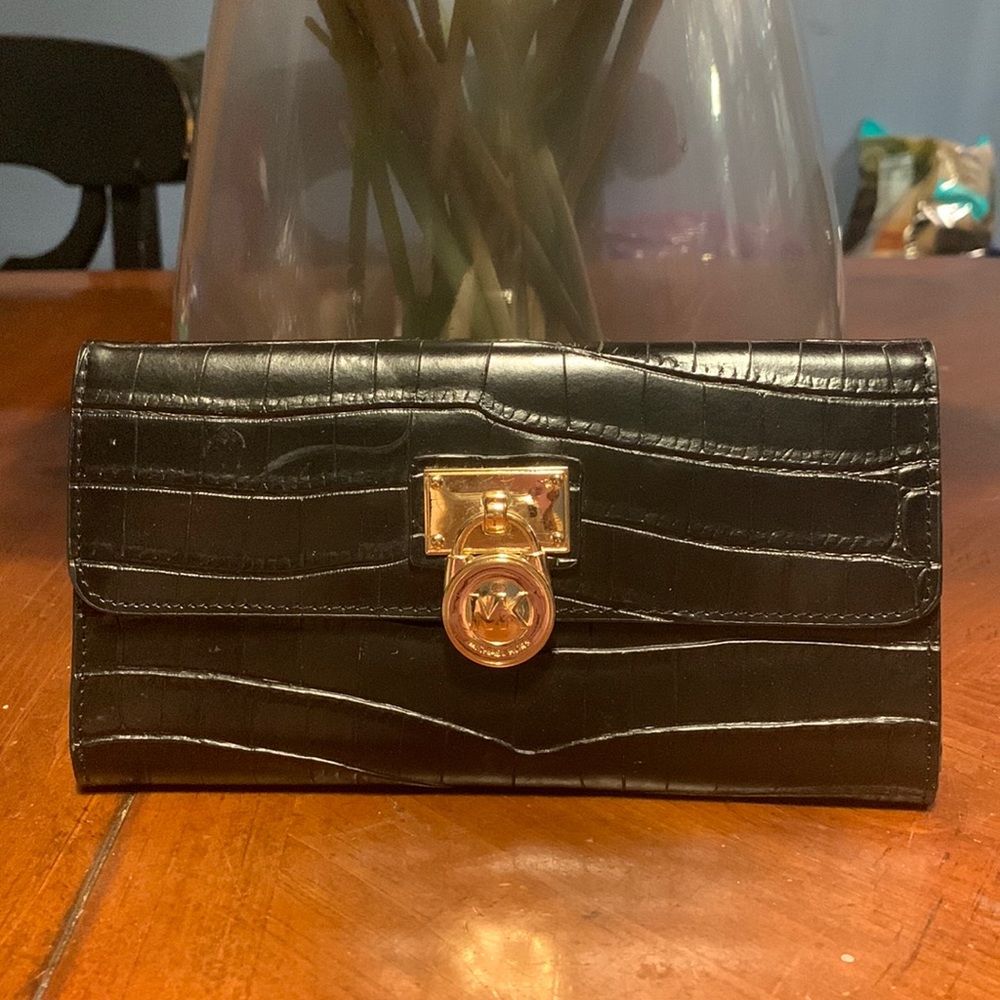 Michael Kors Croc embossed wallet